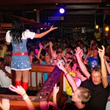 Antonia-aus-Tirol-Mallorca-Bierkoenig-21-juni-2010_037