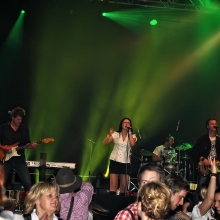 Antonia aus Tirol mit Band 090